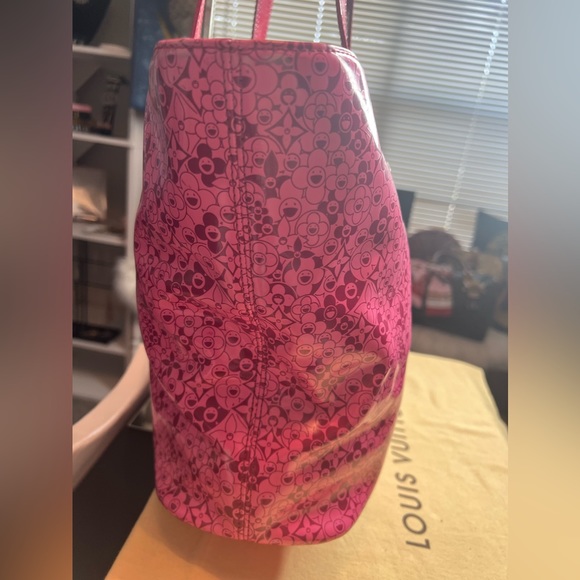 Louis Vuitton Authentic Handbag - Picture 2 of 16